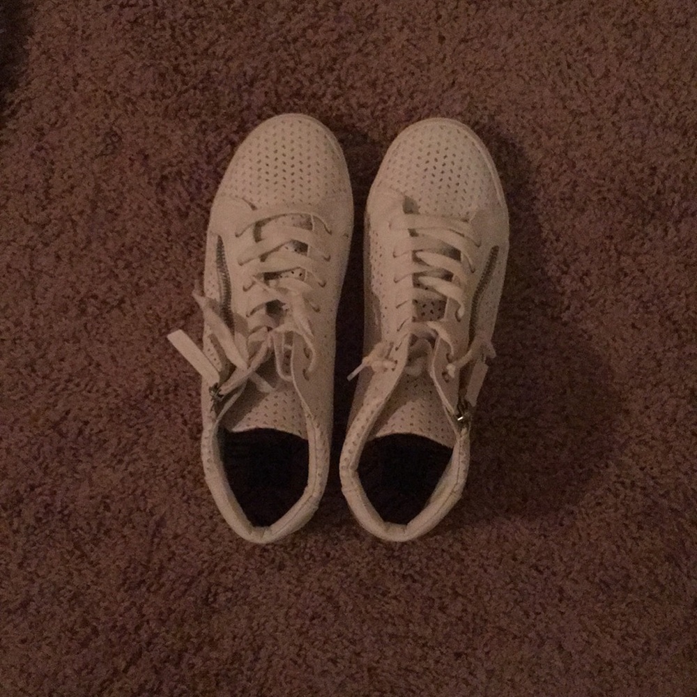 Sneakers for women. Comfortable